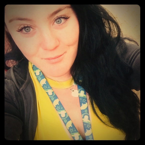 Meet your Posher, Erica - Picture 1 of 1